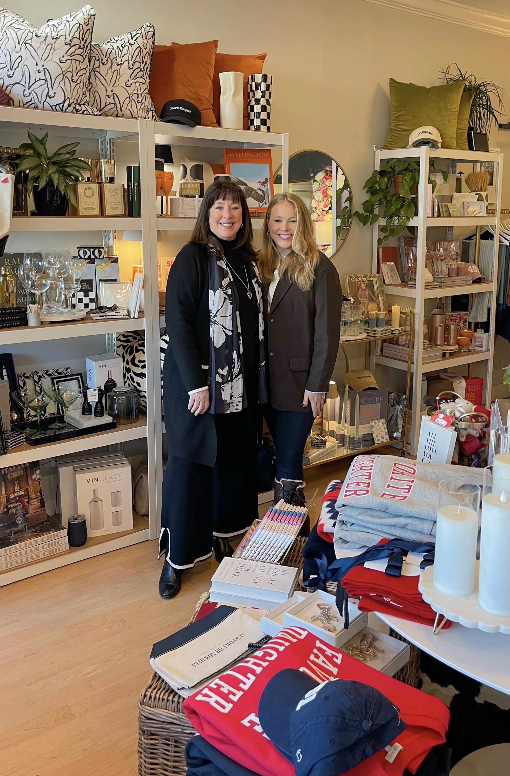 LC STORE PHOTO EMILY HOMONOFF - What's Up Newp