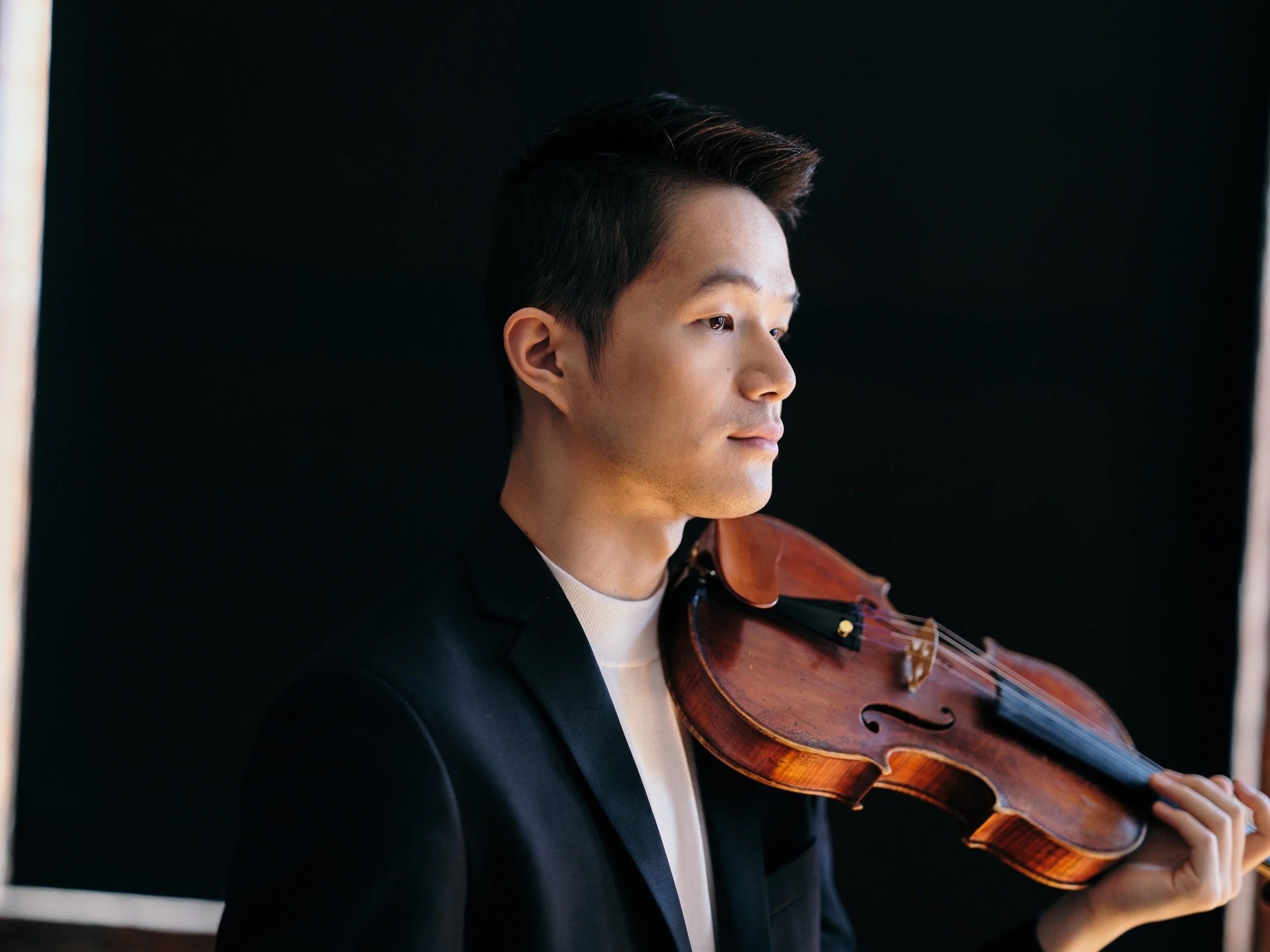 Award-winning violinist Lun Li to perform at Belmont Chapel - What's Up ...