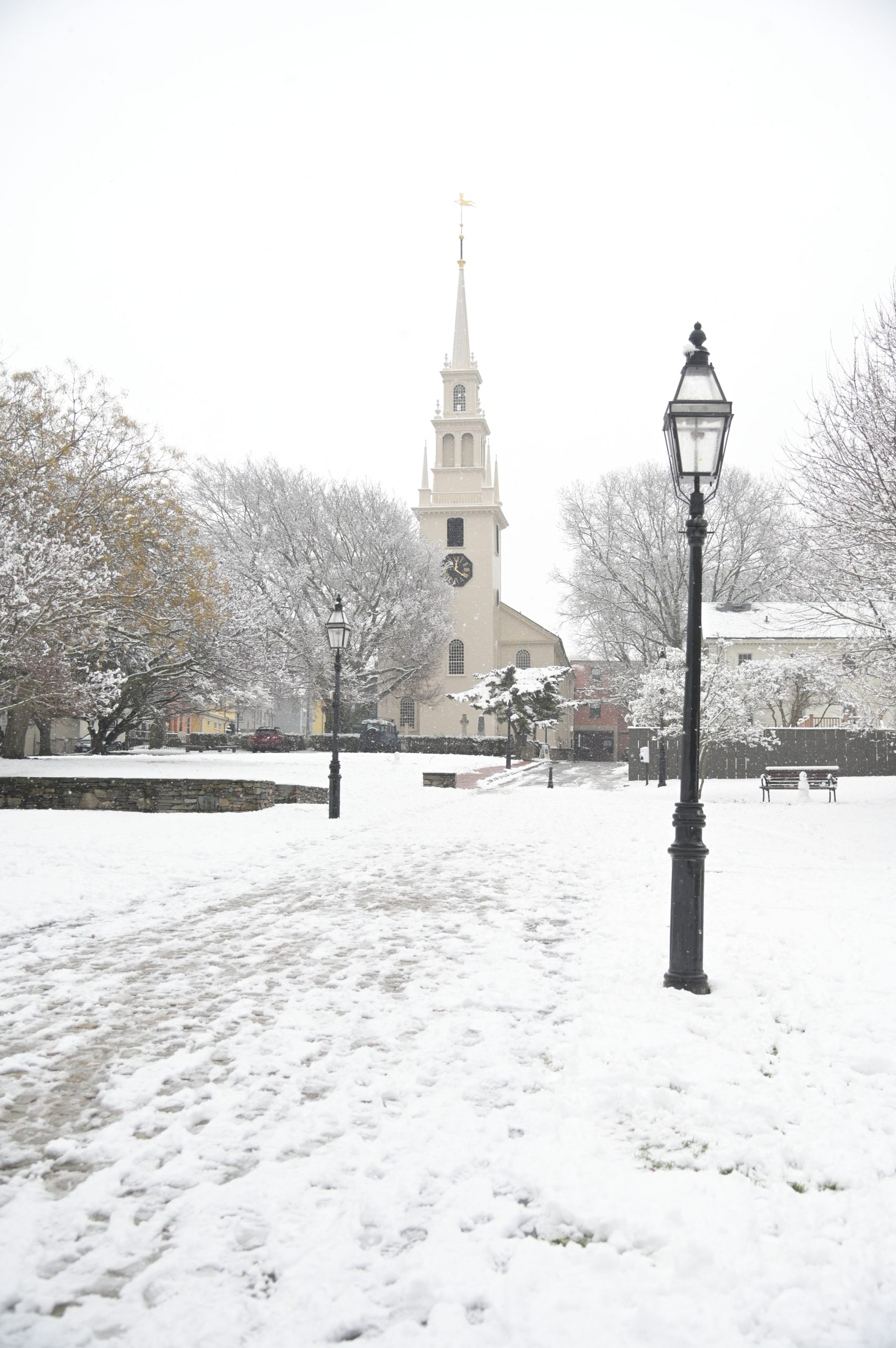 Parking bans issued for Middletown and Portsmouth as Winter Weather Advisory takes effect