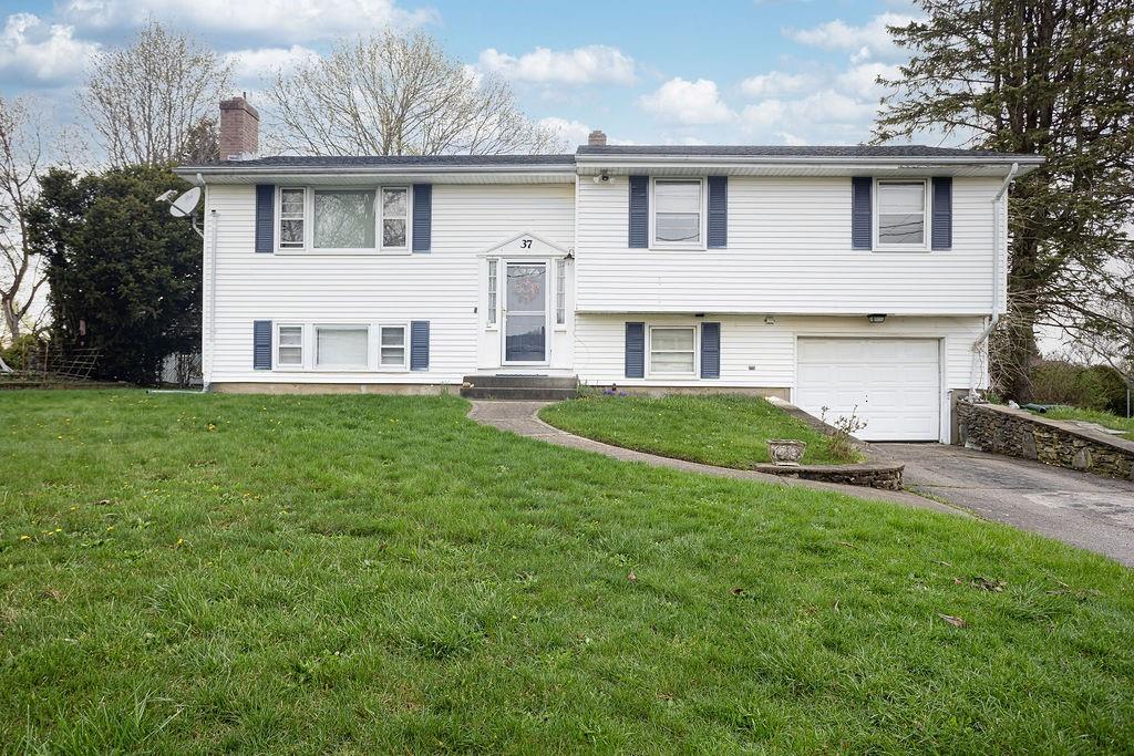 On the Market: A look at 38 homes hosting Open Houses this weekend in Newport County