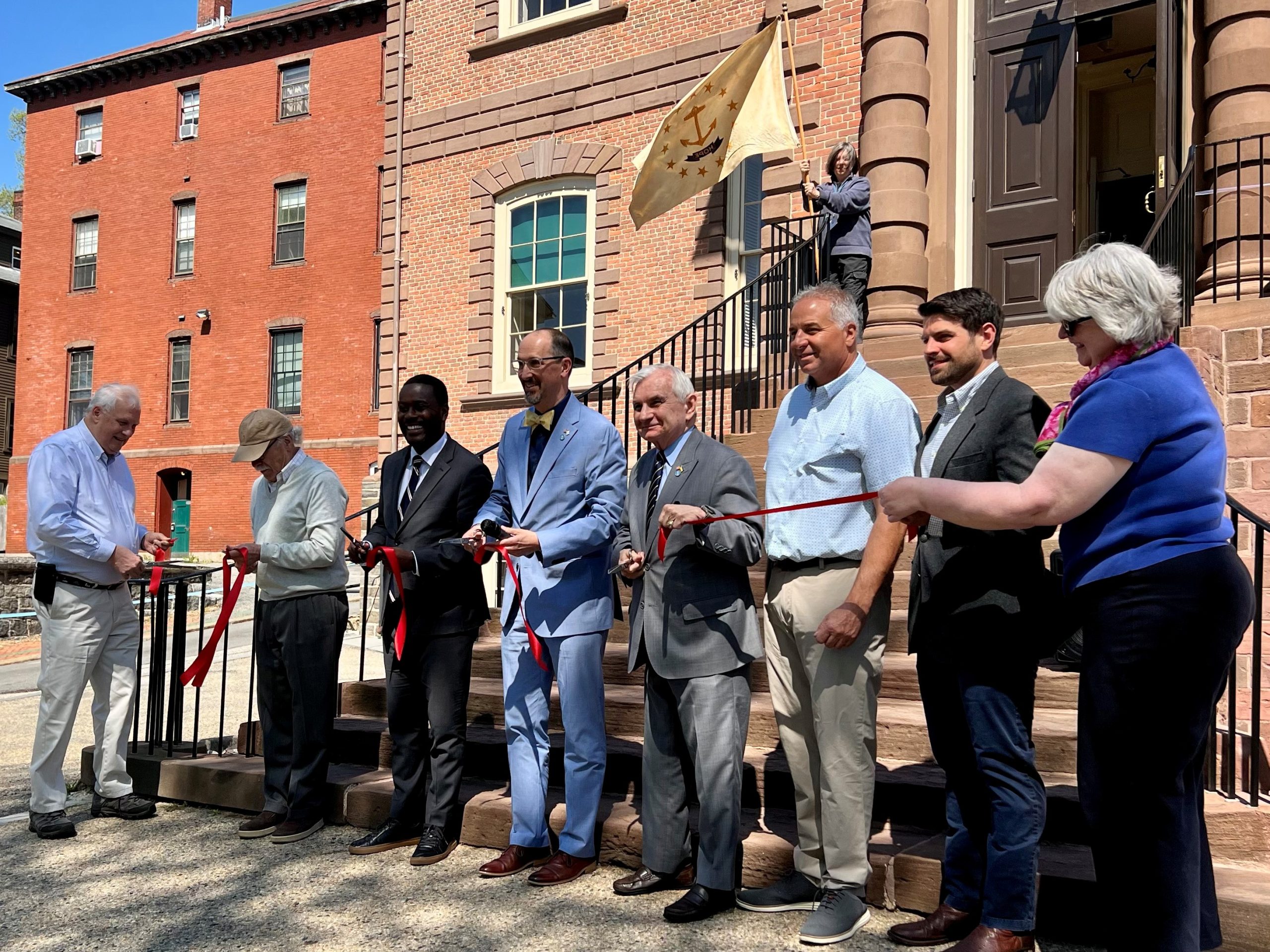 Reed marks 250th anniversary of Rhode Island’s break from King George III at Old State House reopening