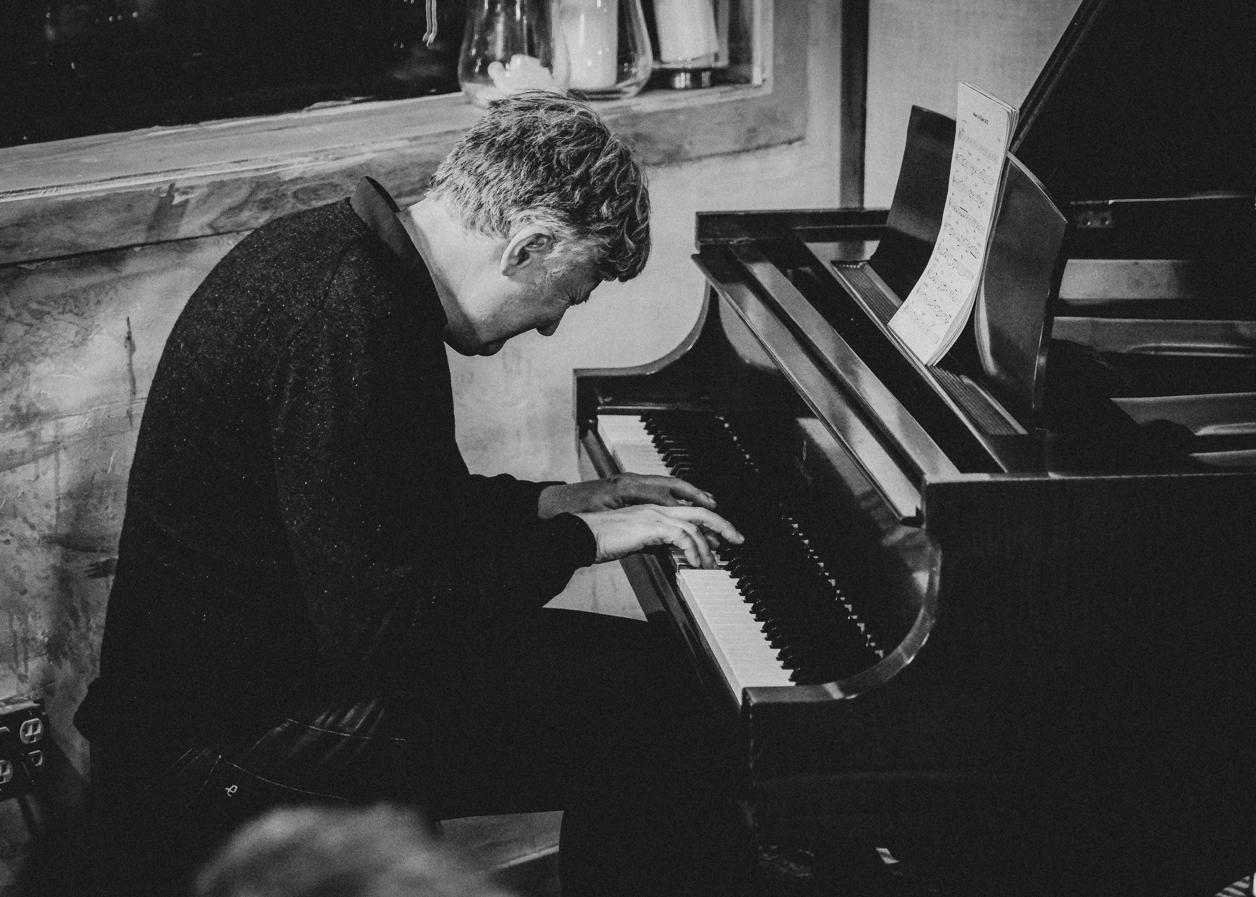 Puddingstone Music closes its summer season with a Bill Evans tribute in Jamestown and a classical guitar evening at Rough Point