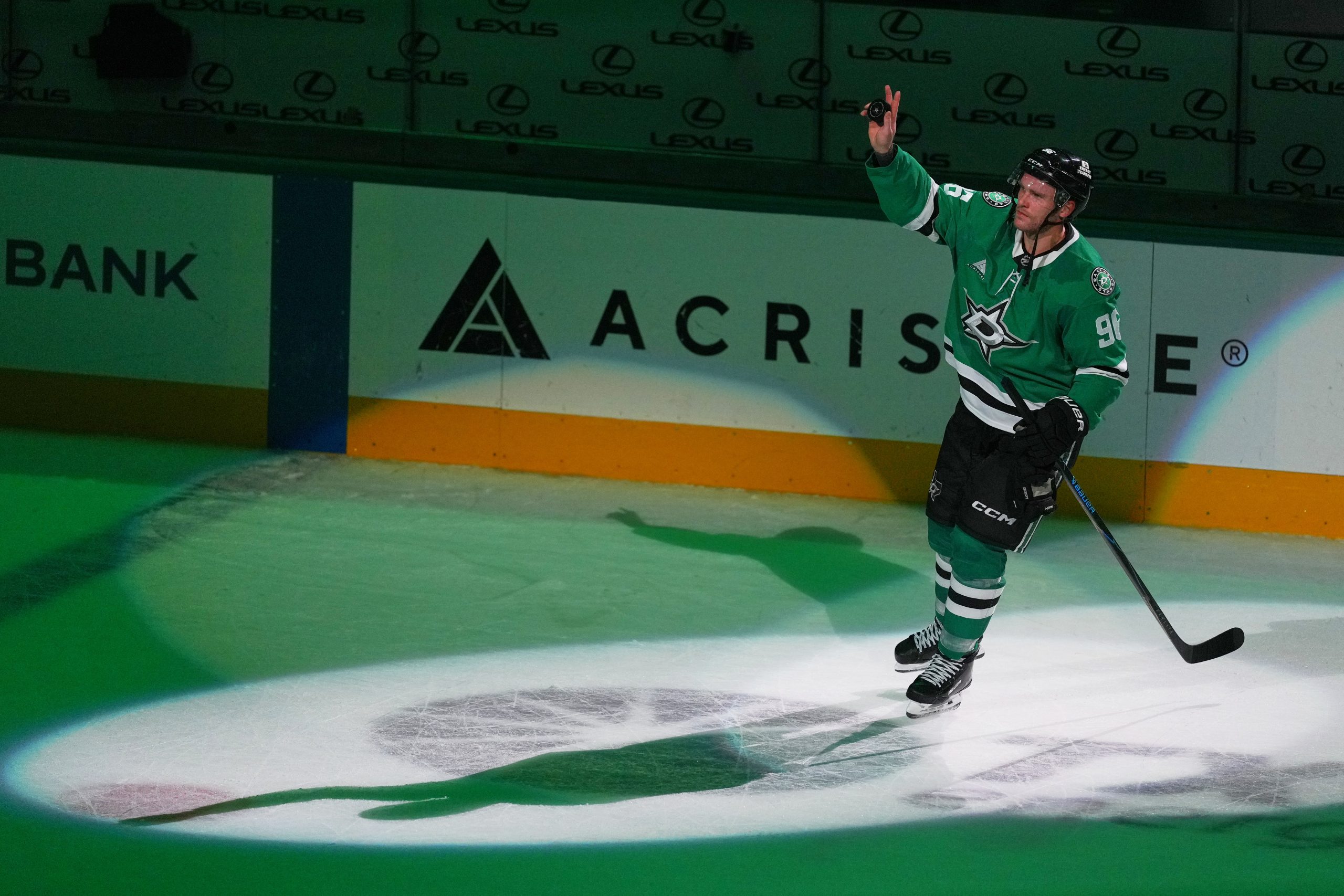 Mikko Rantanen’s overtime hat trick gives the Stars a 3-2 win over the Bruins